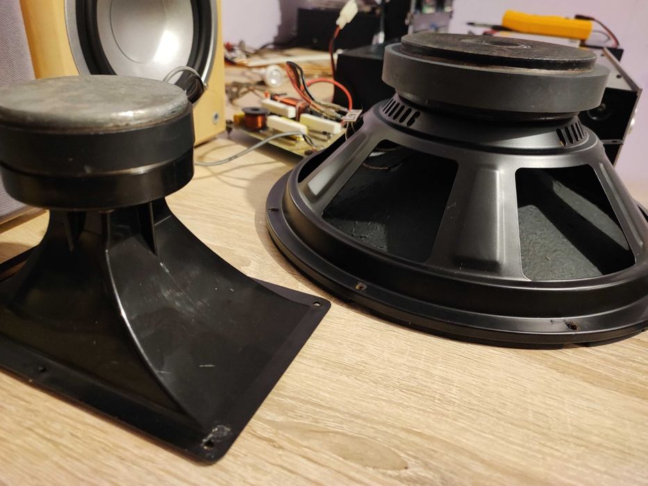 difuzoare 10 și 12 inchi subwoofer Teufel +/- amplificare și traf toroidal + twitter