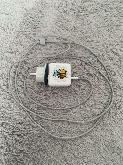 Macbook air 13.6 8/256 Starlight