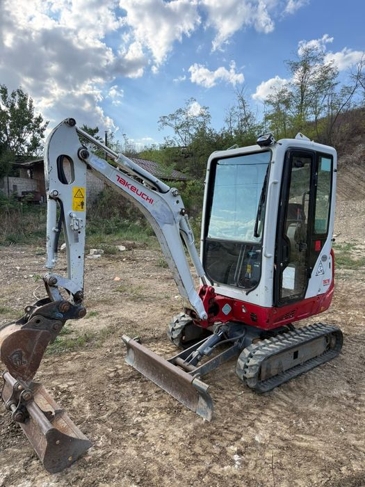 Miniexcavator Takeuci TB 216 . 1900kg . An 2019
