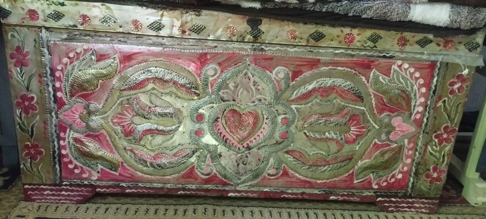 Sandiq sotiladi 2dona