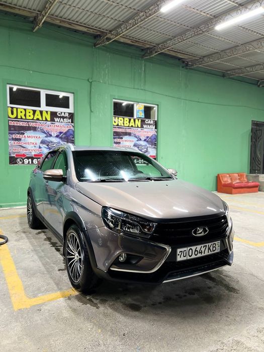 Lada vesta kross
