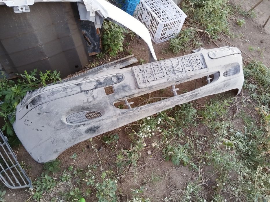Бампер на мерс 220 Mercedes benz 220