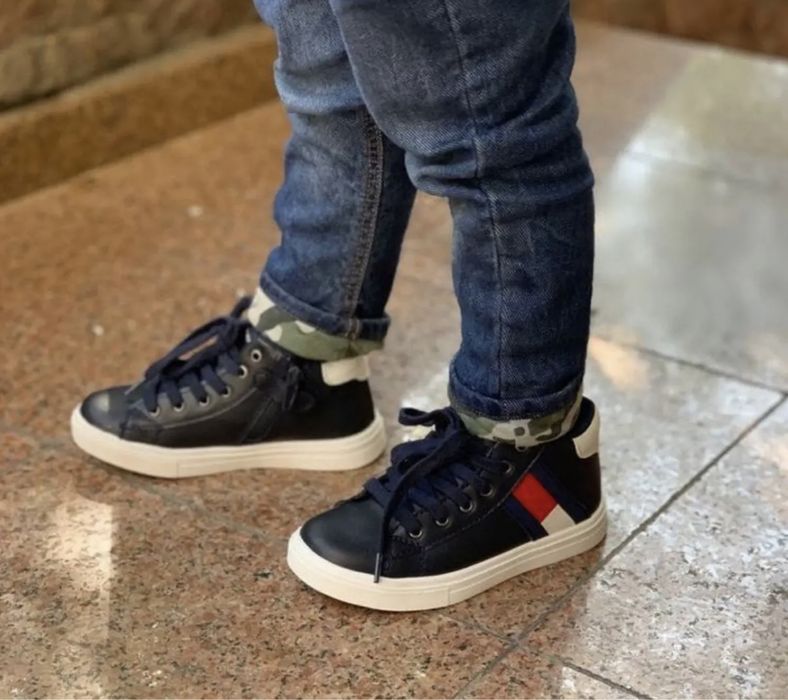 Продаю кеды детские