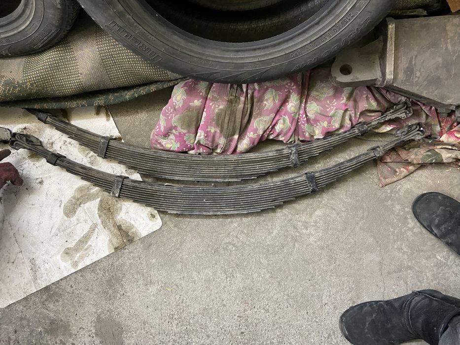 Продам рессоры УАЗ
