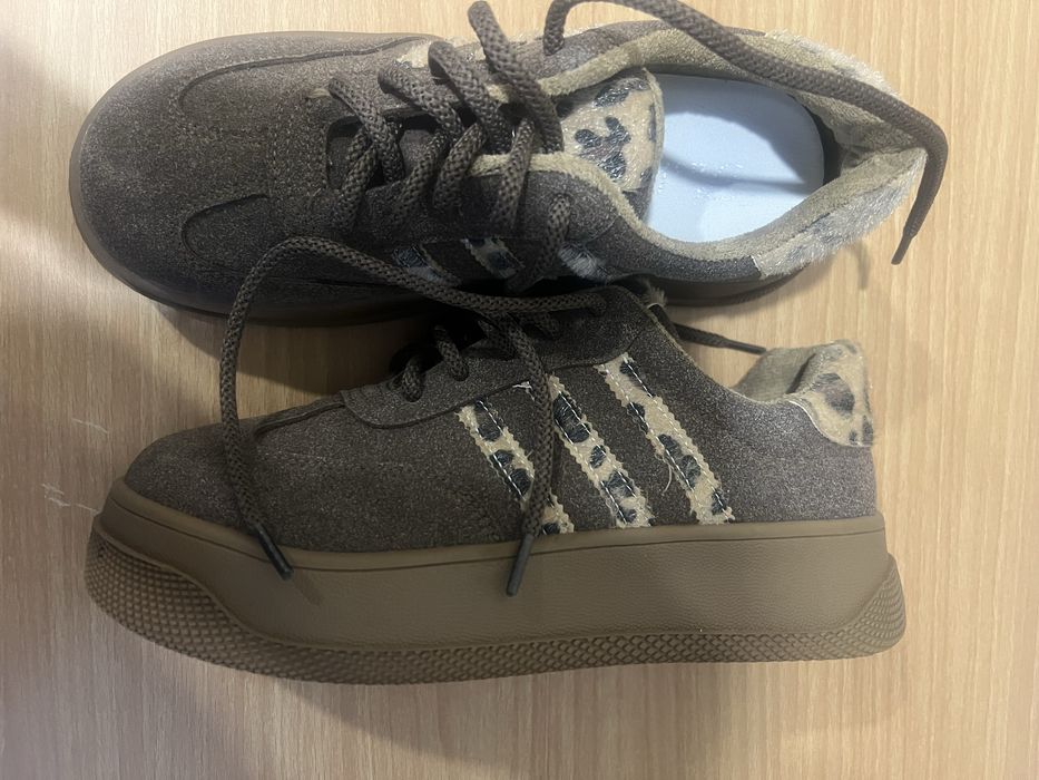 Продам кроссовки