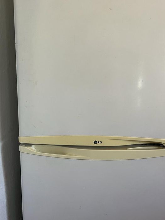 Продаётся холодильник LG