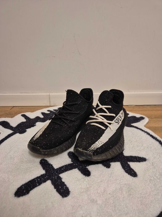 Yeezy 350 white stripe "oreo"