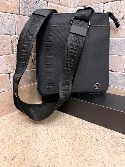 Мъжки чанти през рамо.