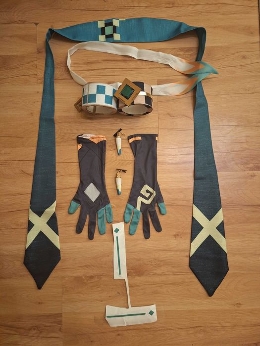 Vând costum cosplay Kinich (Genshin Impact)