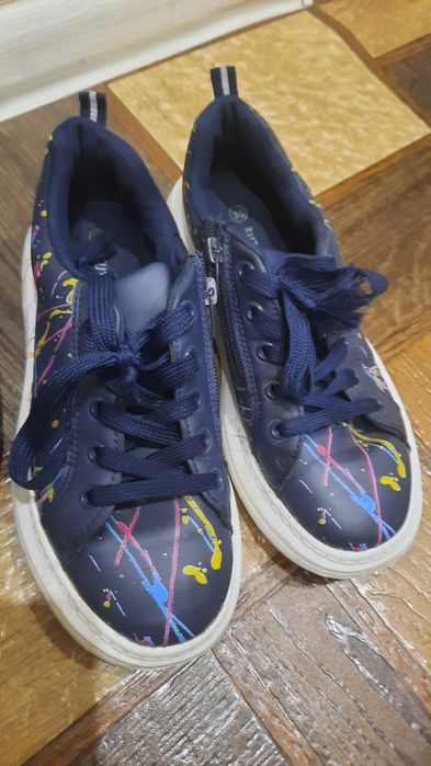 Обувь детская,деме.