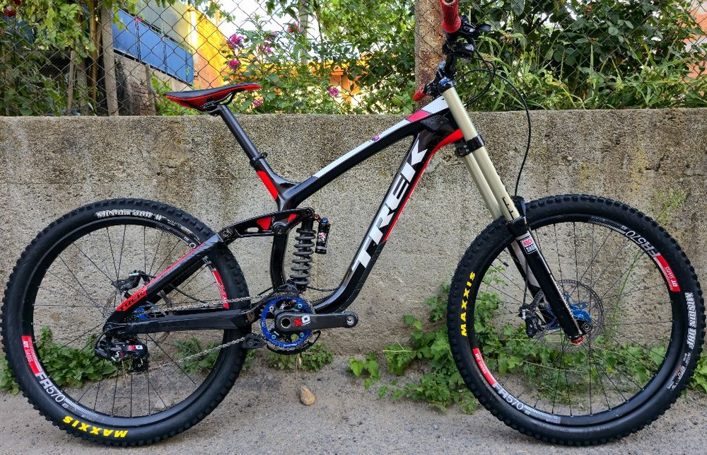 Trek Session 9.9 Карбонов 26 цола Boxxer Двукоронна Въздушна, Rockshox Vivid Rc2 шок