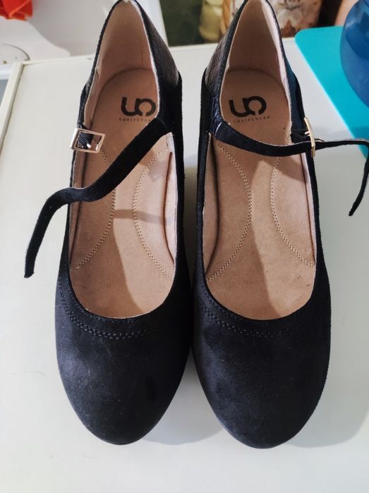 Продам новую обувь.