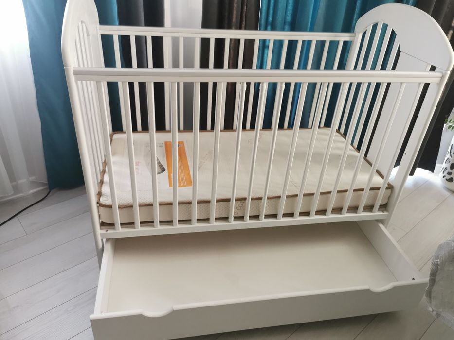 Бебешка дървена кошара