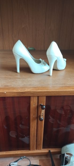 Продаю летнюю обувь