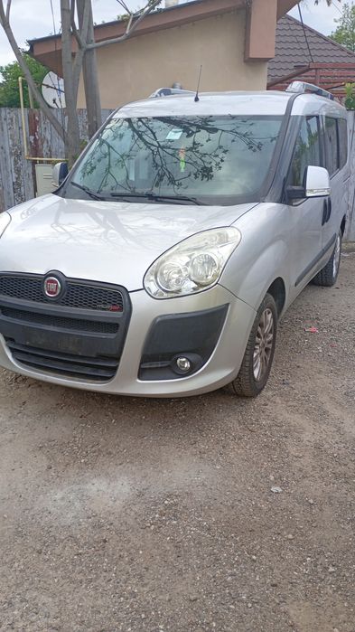 Vînd Fiat Doblo , motorizare de 1,3 diesel , euro 4  , an de fabricație 2011   cu 21000  km .