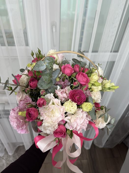 Букет цветов в корзине