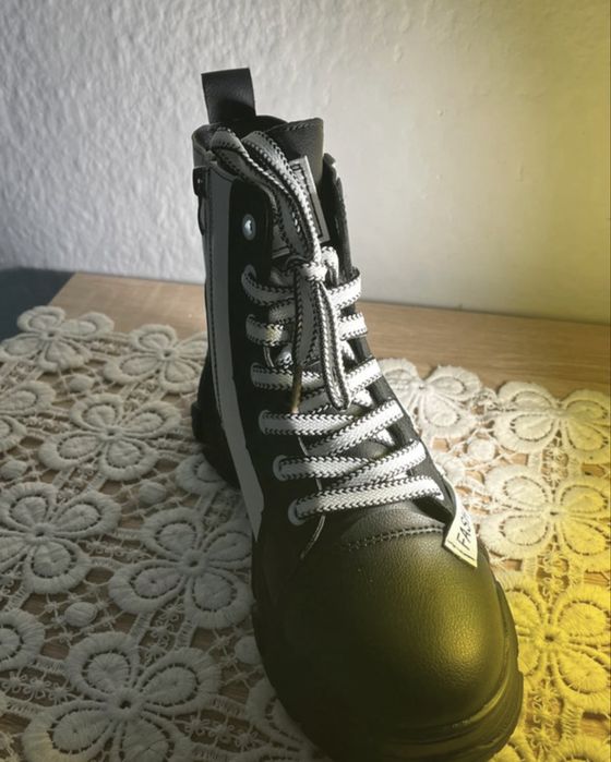 Ghete de dama scurte si elegante