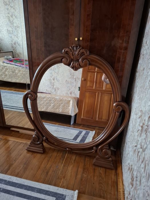 Зеркало круглое.