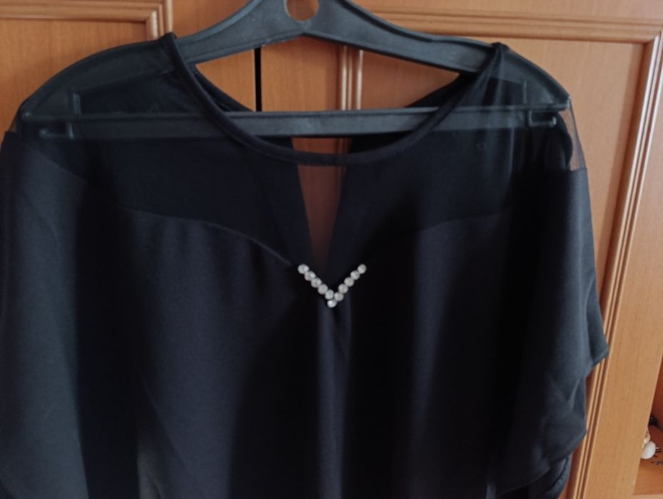 Продам женские платья