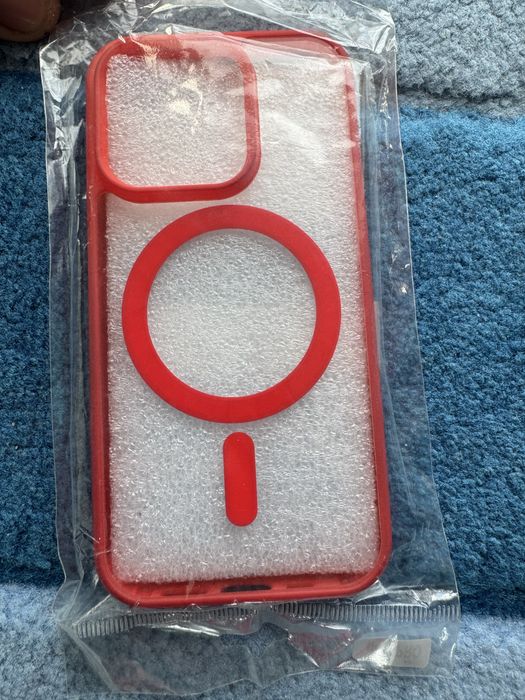 Vand 6 huse iphone 15 Pro la 100 lei toate