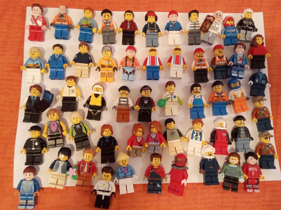 Lego minifigurine din toate temele si perioadele