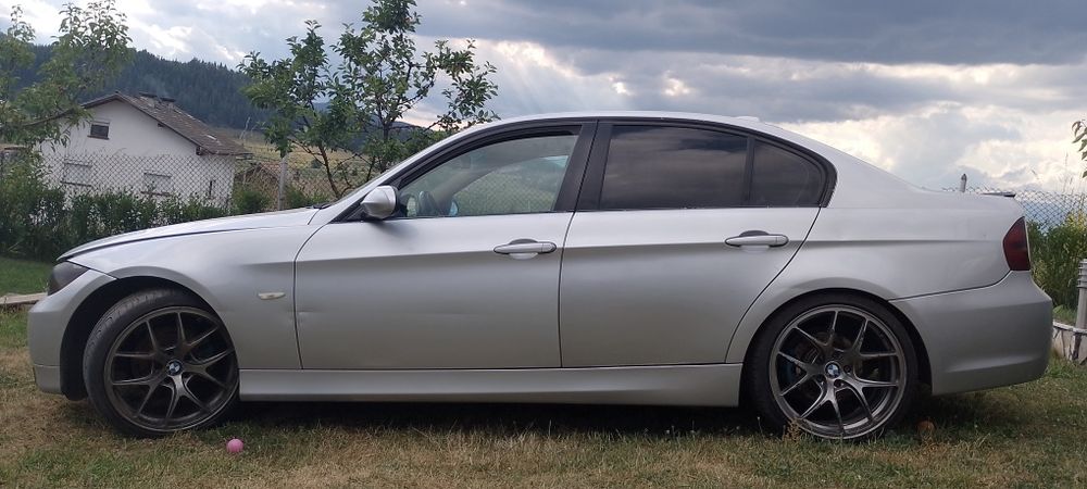 Bmw e90 325i 218кс