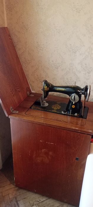 Стара шевна машина