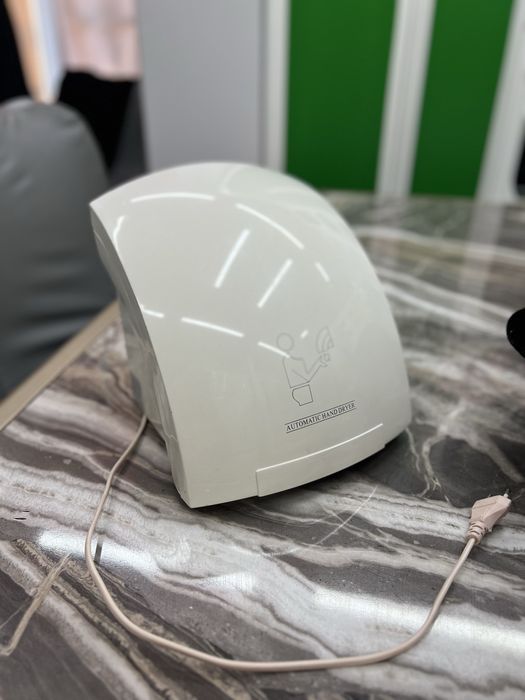 Сушилка для рук автомат