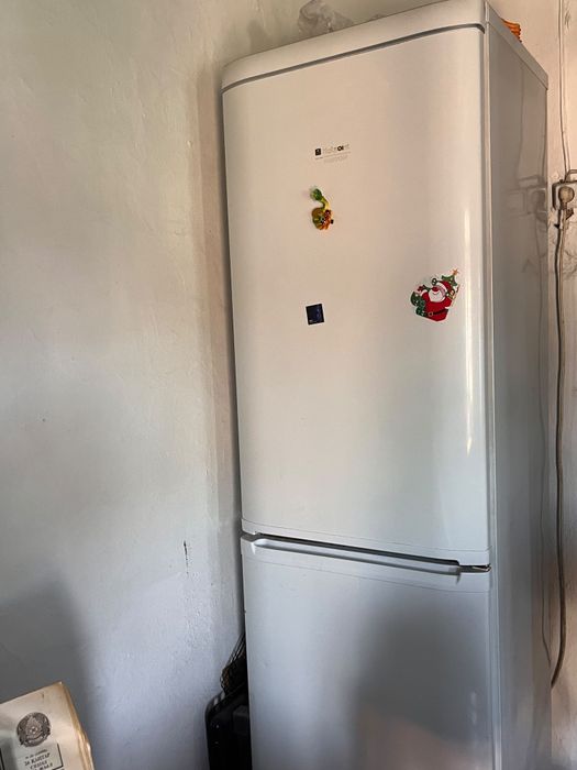 Продам холодильники