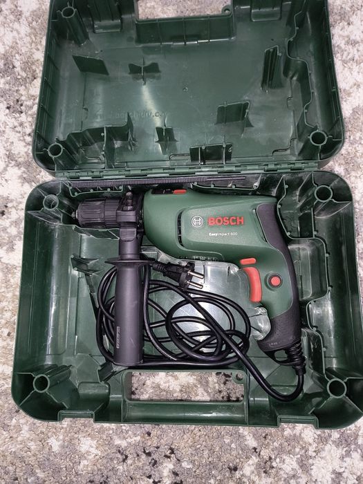 Mașina de găurit cu percuție Bosch(bormașină)