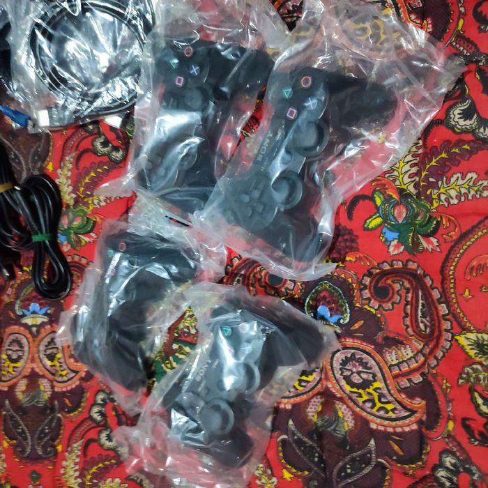 PlayStationi 3 kampilei sotiladi narxi$ 3.500