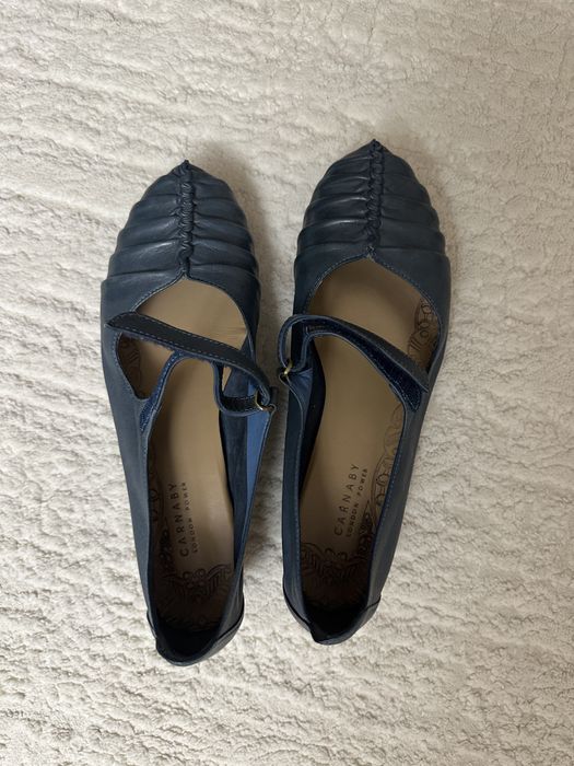 Продам женские туфли