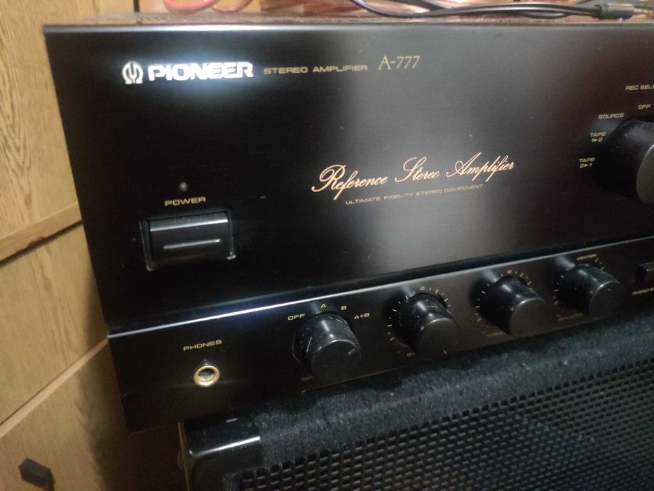 Усилвател Pioneer A-777 и колони 12-ки