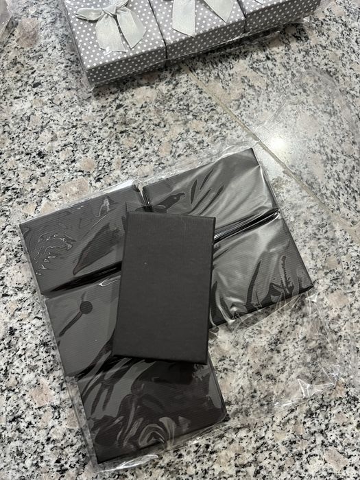 Кутии за бижута. Кожена кутия за бижу, картонена кутия за бижу.