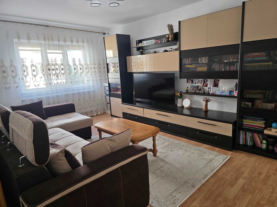 Vand apartament 3 camere