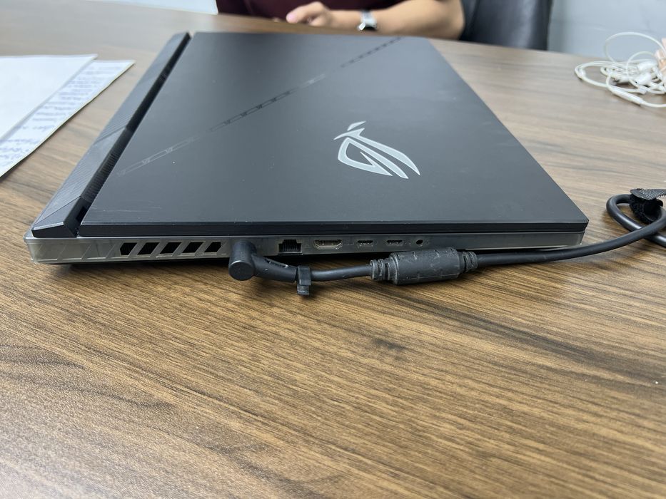 ASUS ROG Strix SCAR 18 (2023)