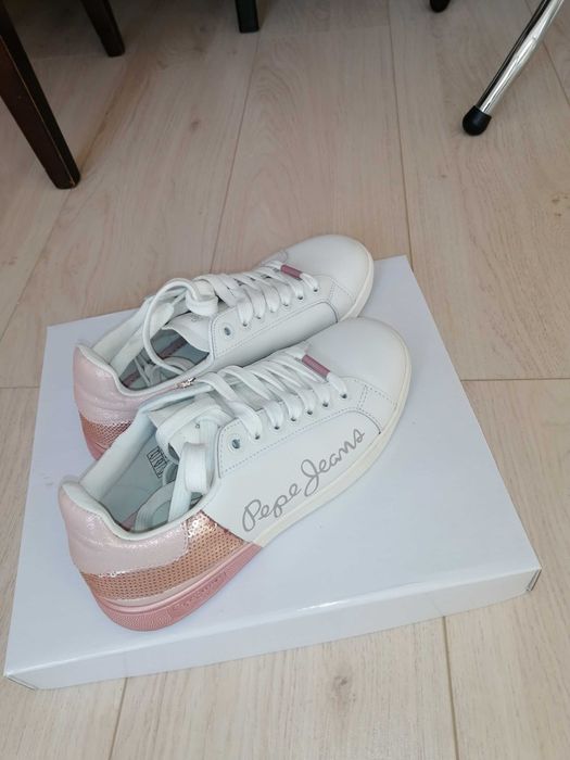 Маратонки в отлично състояние 38 номер