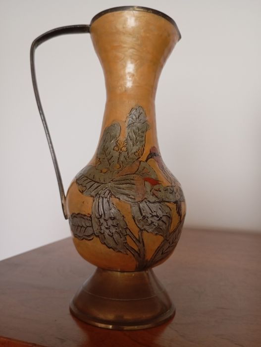 Obiecte deosebite din bronz masiv pictate manual ,70 lei bucata.