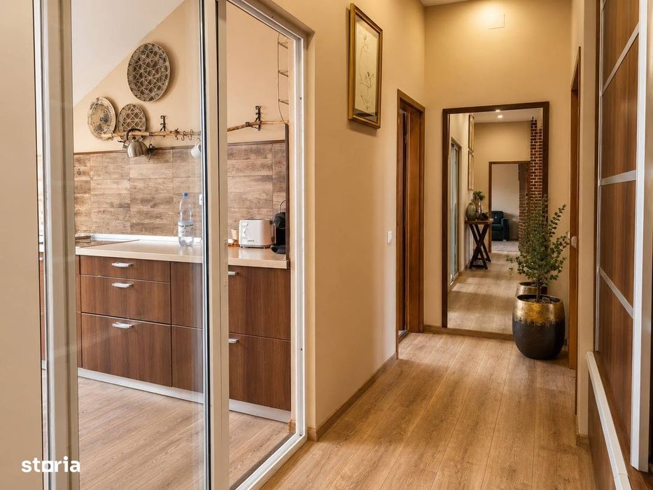 Apartamentul de pe malul Crișului , cu view înspre Palatul Primăriei