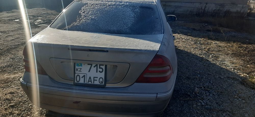 Продаю Мерс с 230