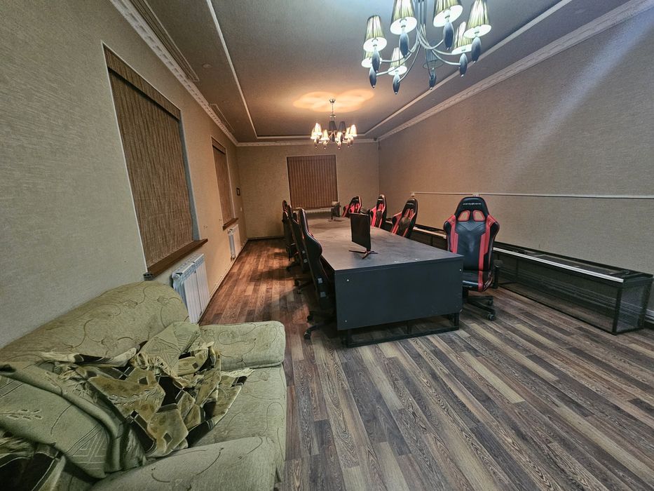 , компьютерный стол и бар