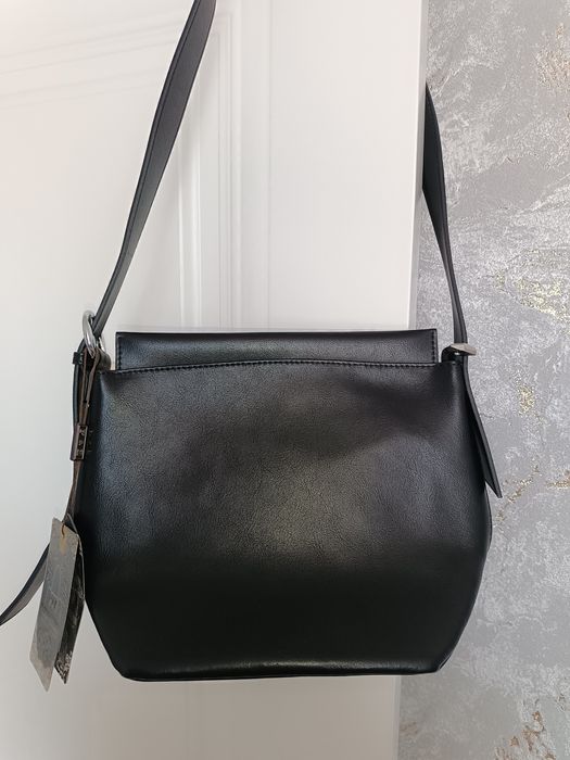 Продам новую кожаную сумку