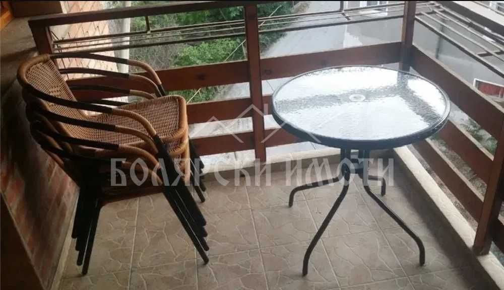 Дава се под наем Тристаен апартамент в Велико Търново, Център - 65 кв.м за 333 € - Снимка #1