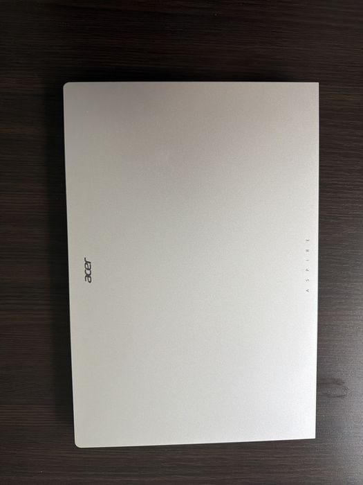 Acer Aspire 16 i3-1305U. 16гб
