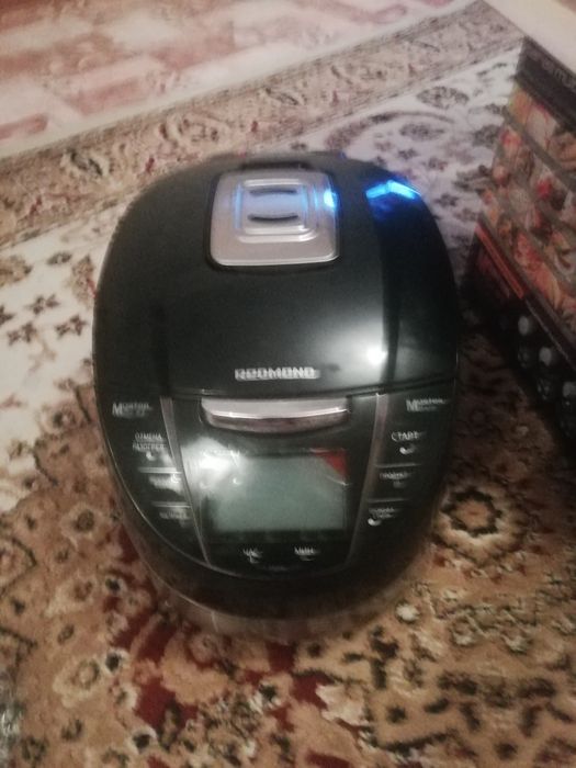 Продам мультиварку Редмонд