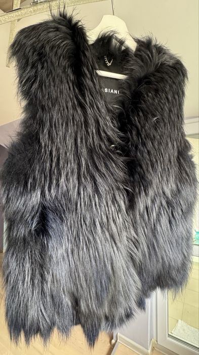 Елек лисица завършек в лилаво