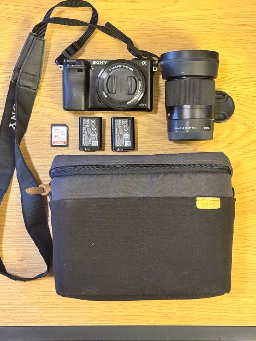 Sony alpha 6000 + Sigma 30mm 1.4 DC + Sony 16-50mm f/3.5-5.6 PZ OSS II