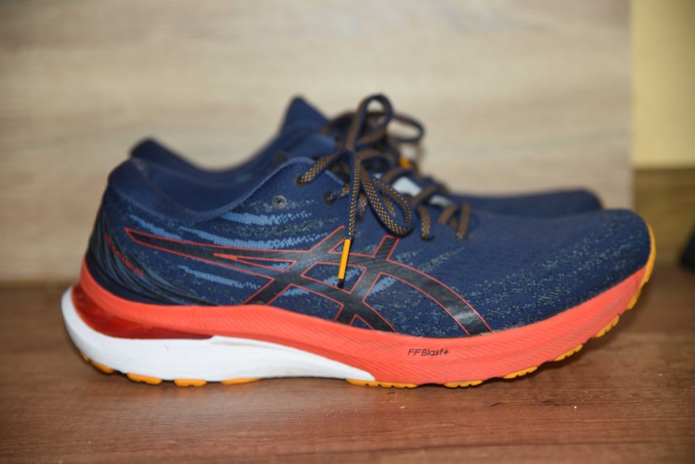 Asics оригинални маратонки 46 номер