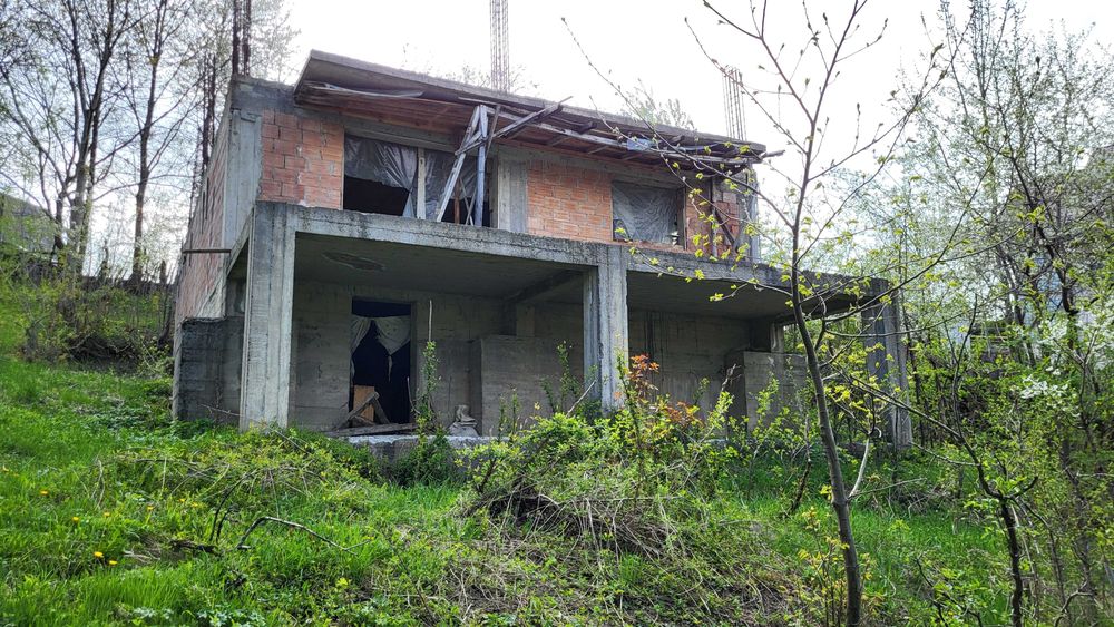Teren intravilan cu suprafata de 2344 m2 pe strada Secariei nr.173 Comarnic judetul Prahova