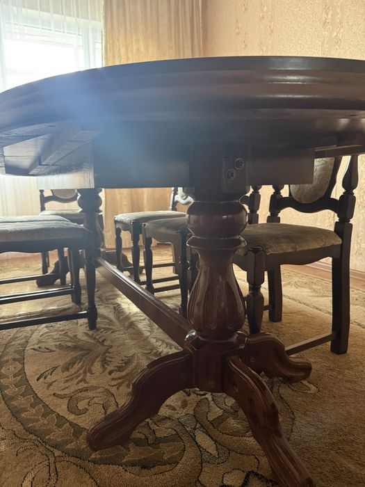 Продается стол со стульями